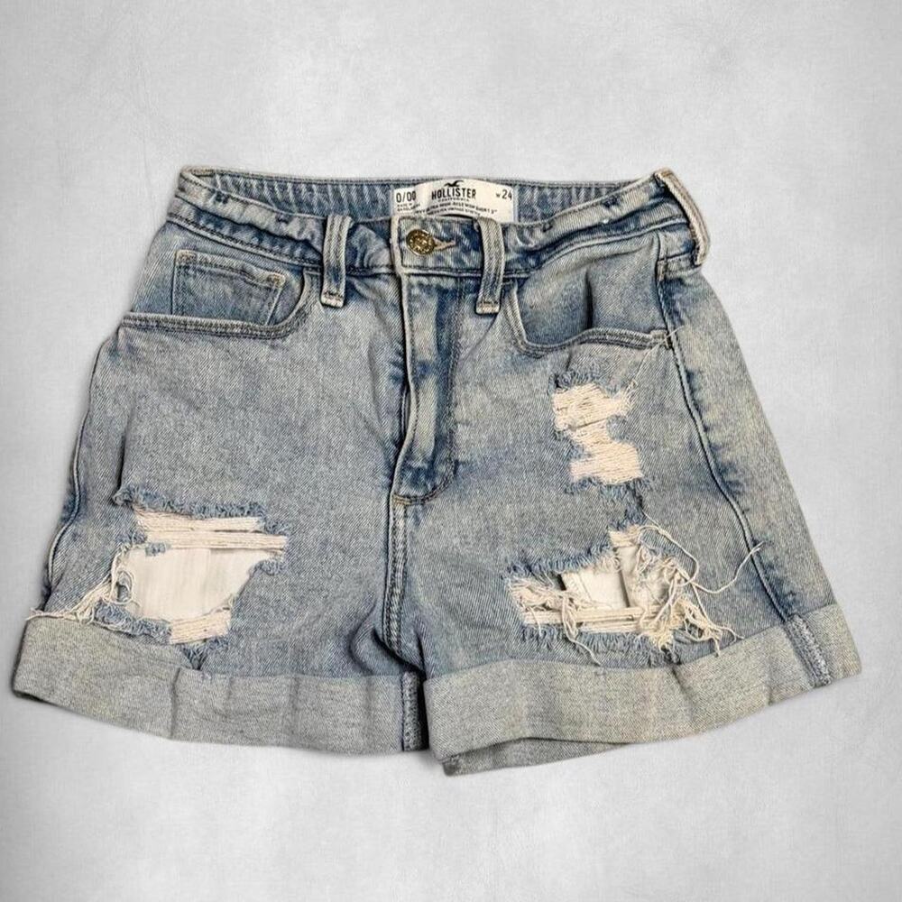 24 / 00 | Y2K HOLLISTER CURVY ULTRA HIGH-RISE MOM SHORTS